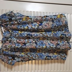Bundle 3 for $15 LC LAUREN CONRAD  CAP SLEEVE FLORAL BLOUSE